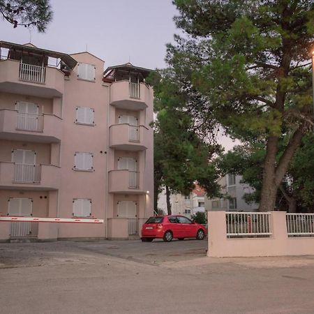 Apartman Nena Turanj Luaran gambar