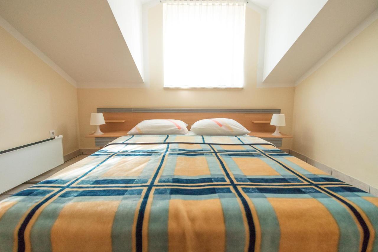 Apartman Nena Turanj Luaran gambar