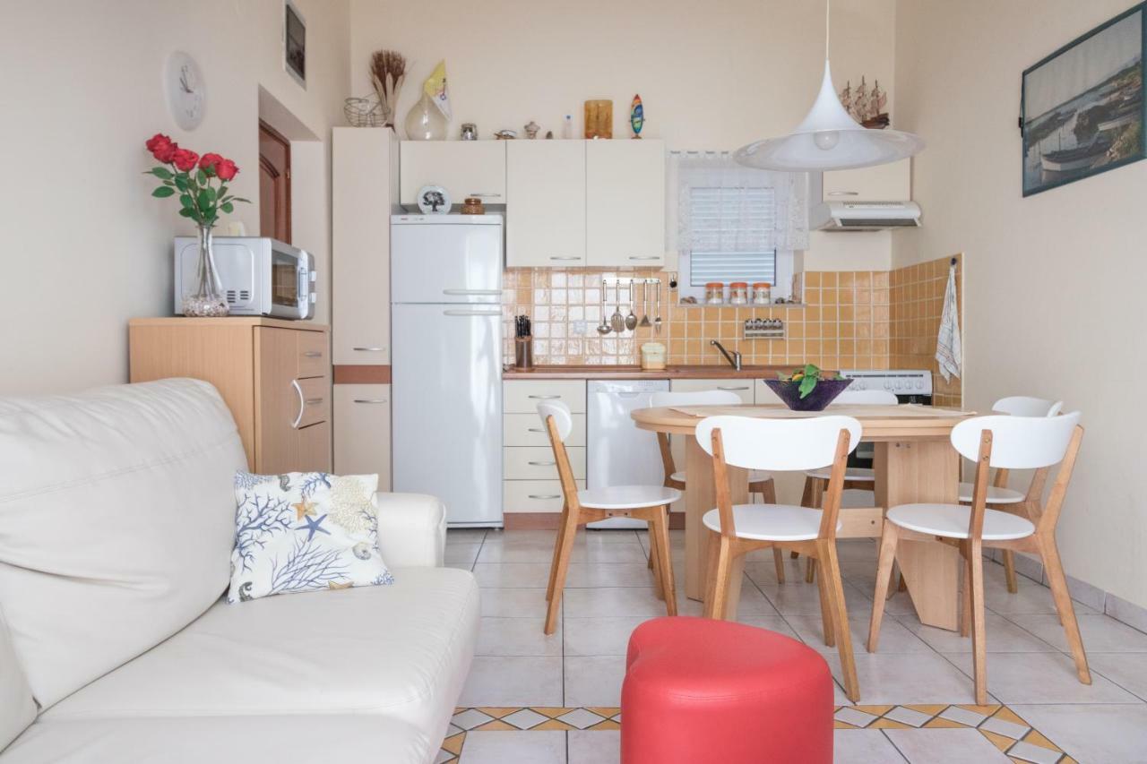 Apartman Nena Turanj Luaran gambar